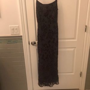 Long, grey party dress with velvet appliqués